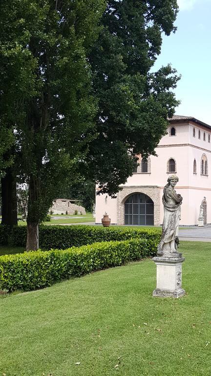 Hotel Tenuta Il Tenchio Lacchiarella Exteriér fotografie